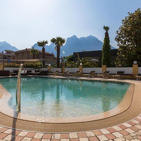 New Garden Hotel Torbole Sul Garda Exterior foto
