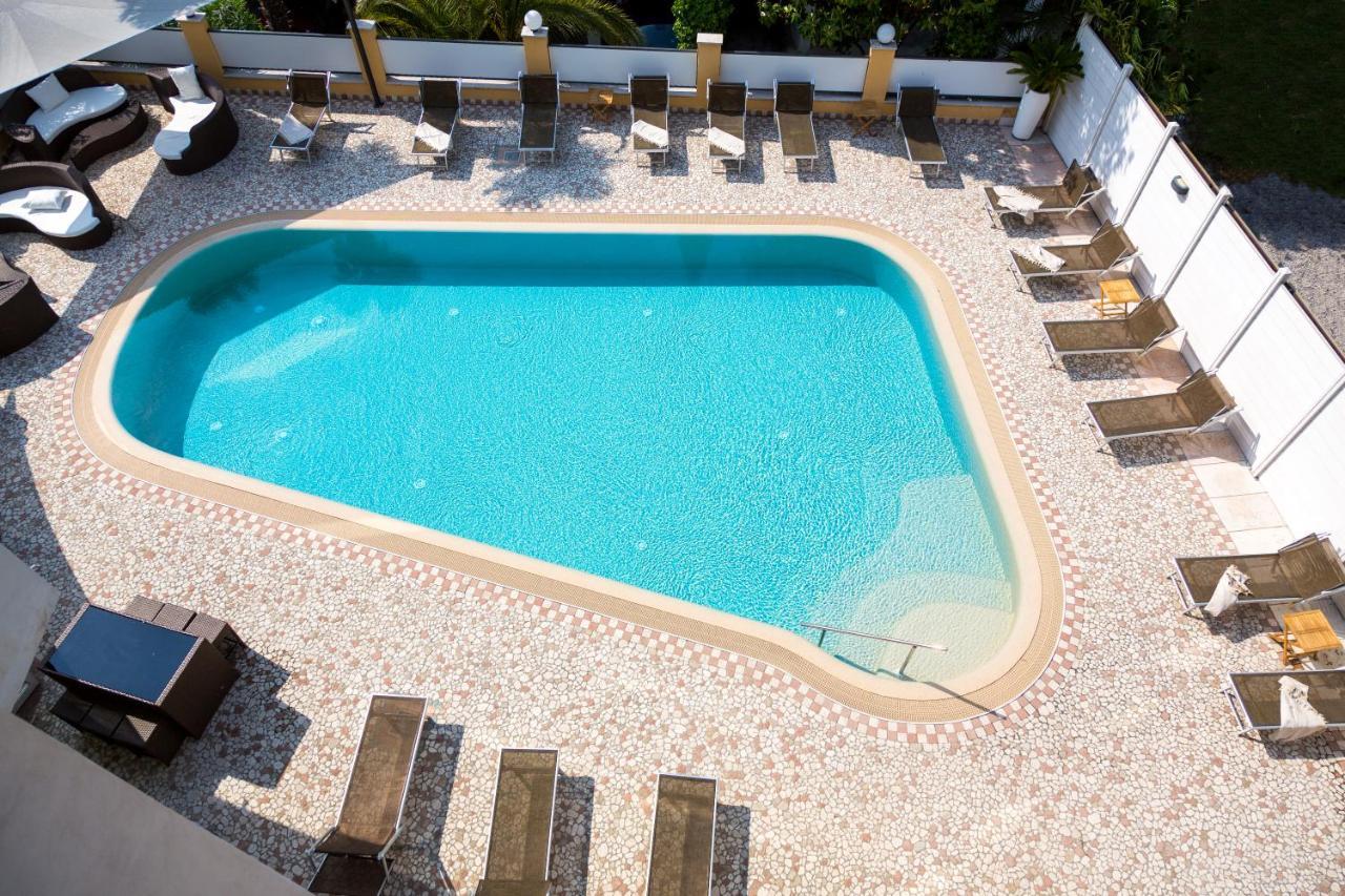 New Garden Hotel Torbole Sul Garda Exterior foto